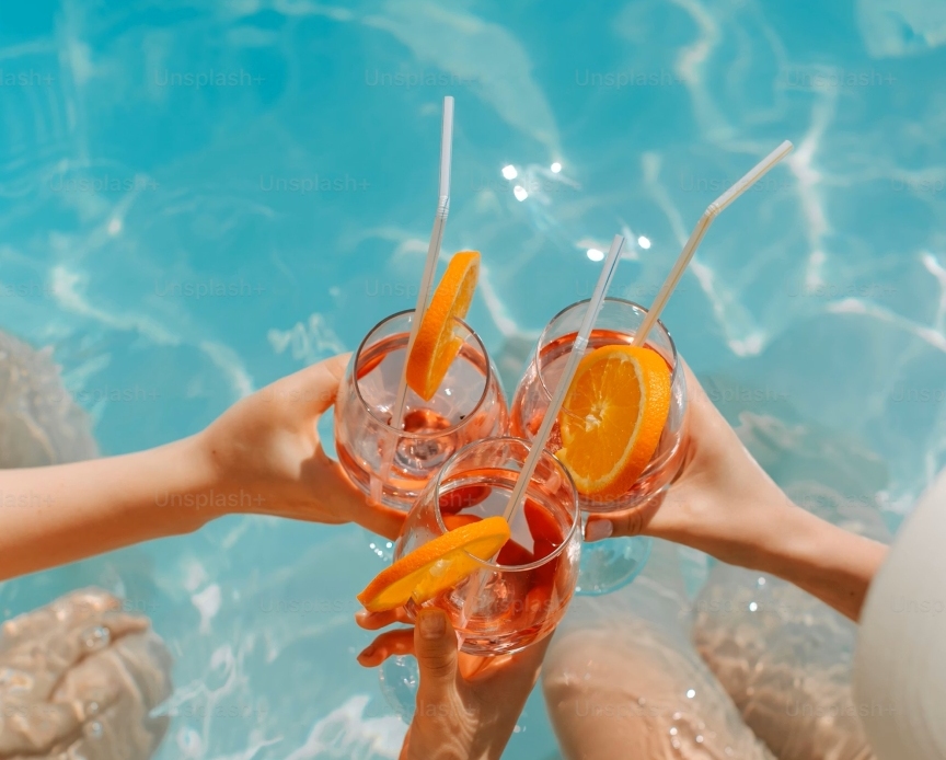 Helder zwembad met minimaal onderhoud dankzij Patioo afdekking